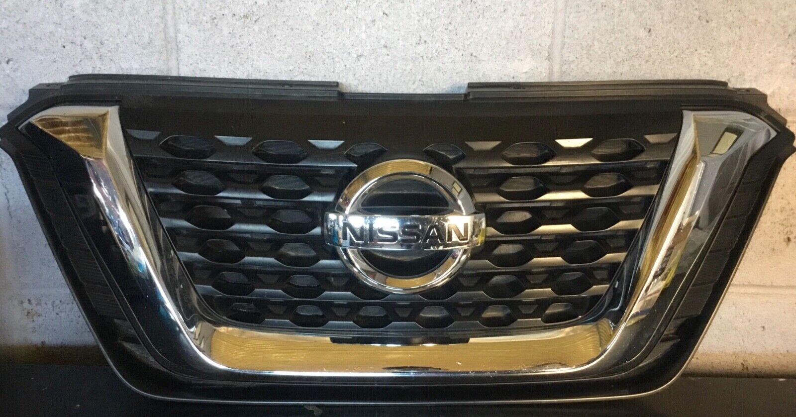 2018 19 2020 Nissan Kicks Chrome Grill Assembly Front W/Logo‼️OEM 62310 5RB3A