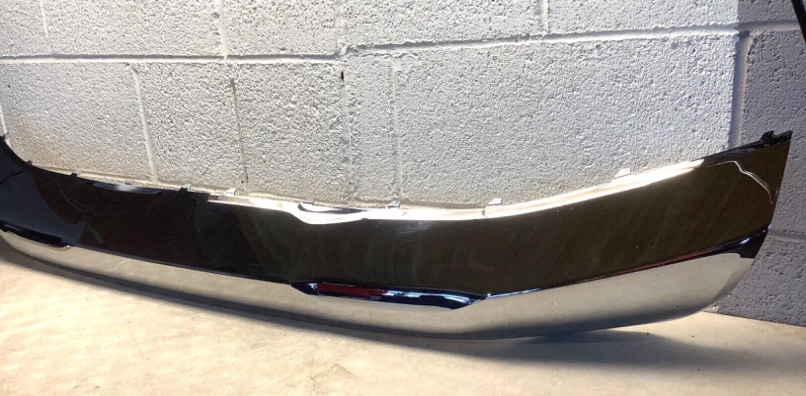 2021-2022 Palisade Front Bumper Chrome Trim Molding GREAT CONDITION🌟86577-S8100