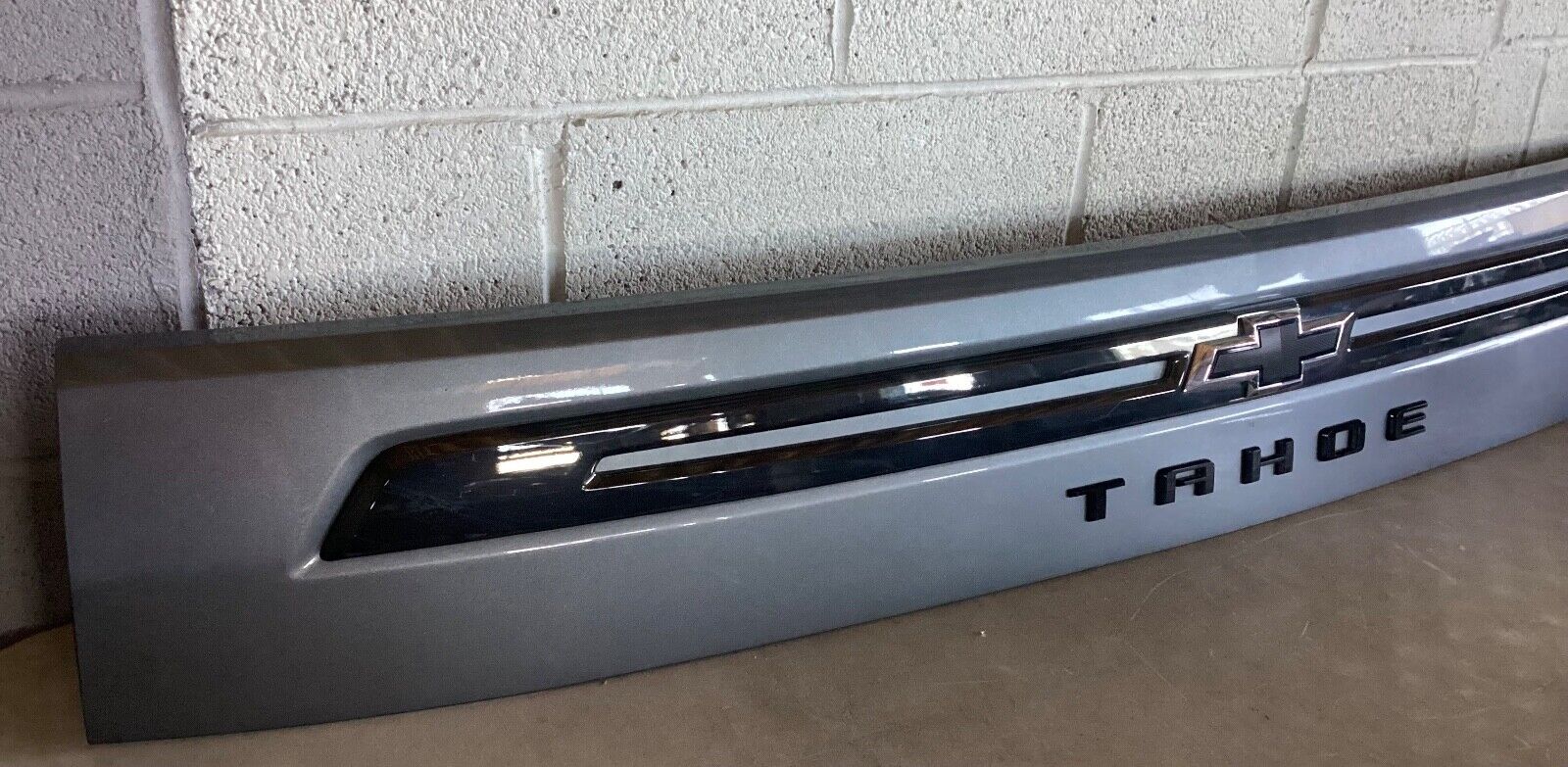 2021 2023 Chevy Tahoe Tailgate Panel Garnish Aplique AFFORDABLE 💰 OEM 84914299