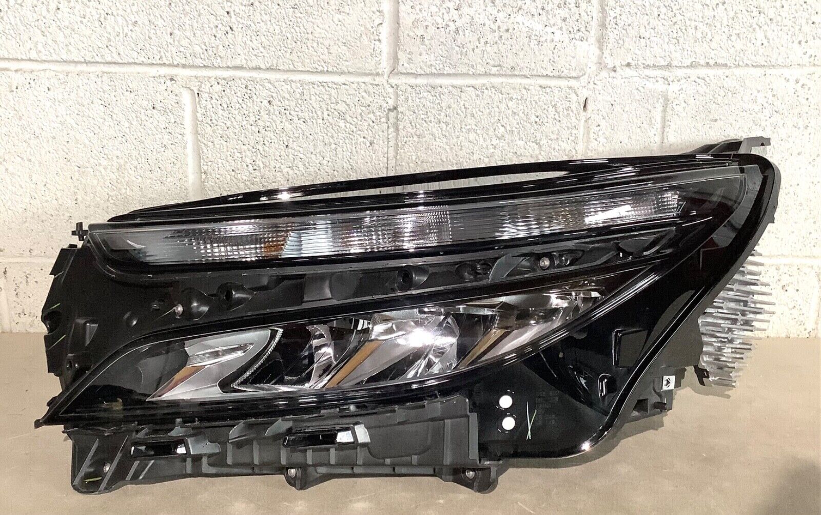 2022-2023 Chevrolet Equinox Driver Headlight LED TABS INTACT🌟GENUINE 85538059