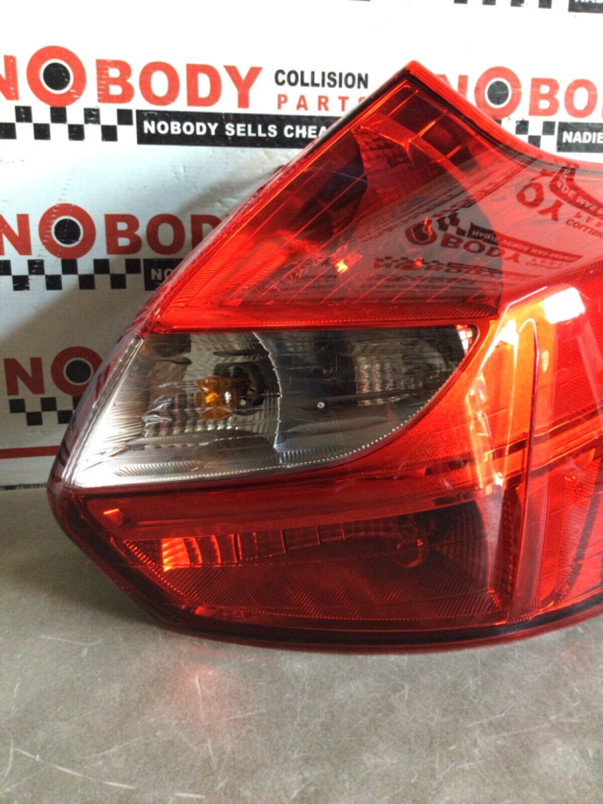2012 2013 2014 Ford Focus Hatchback Right Tail Light Halogen NEW OPEN BOX OEM ✅✅
