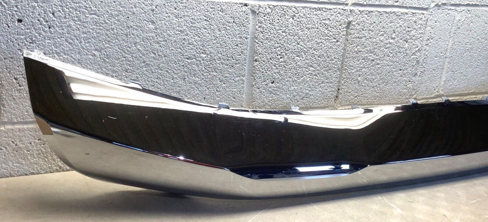 2021-2022 Palisade Front Bumper Chrome Trim Molding GREAT CONDITION🌟86577-S8100