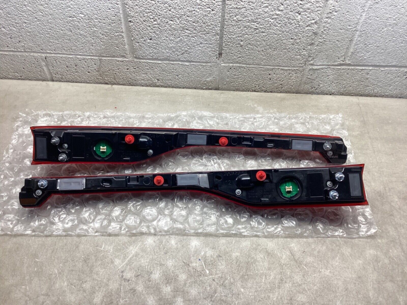 2020 2021 2022 Toyota Venza PAIR LED Inner Tail lights GOOD CONDITION ✅ ORIGINAL
