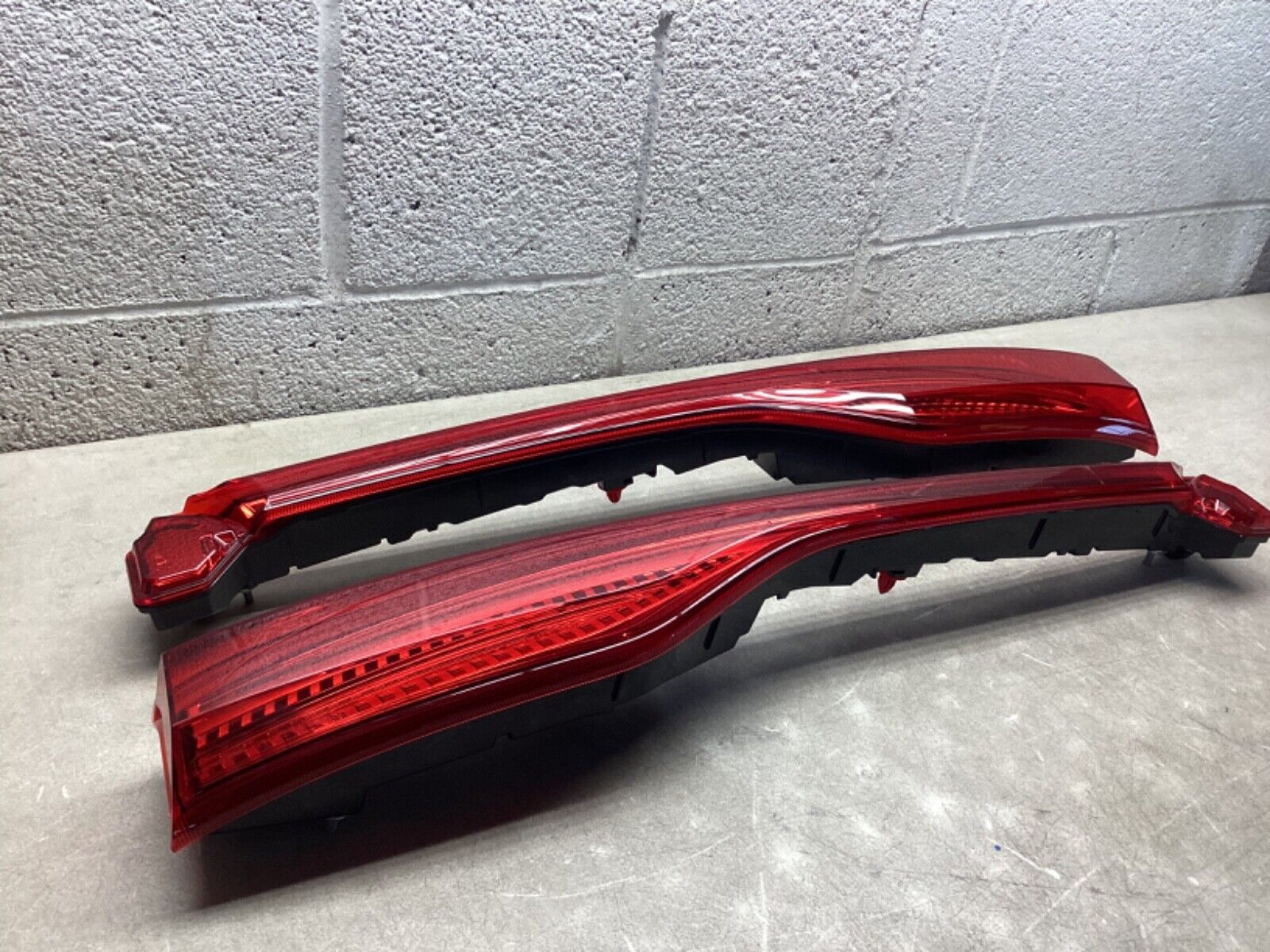 2020 2021 2022 Toyota Venza PAIR LED Inner Tail lights GOOD CONDITION ✅ ORIGINAL