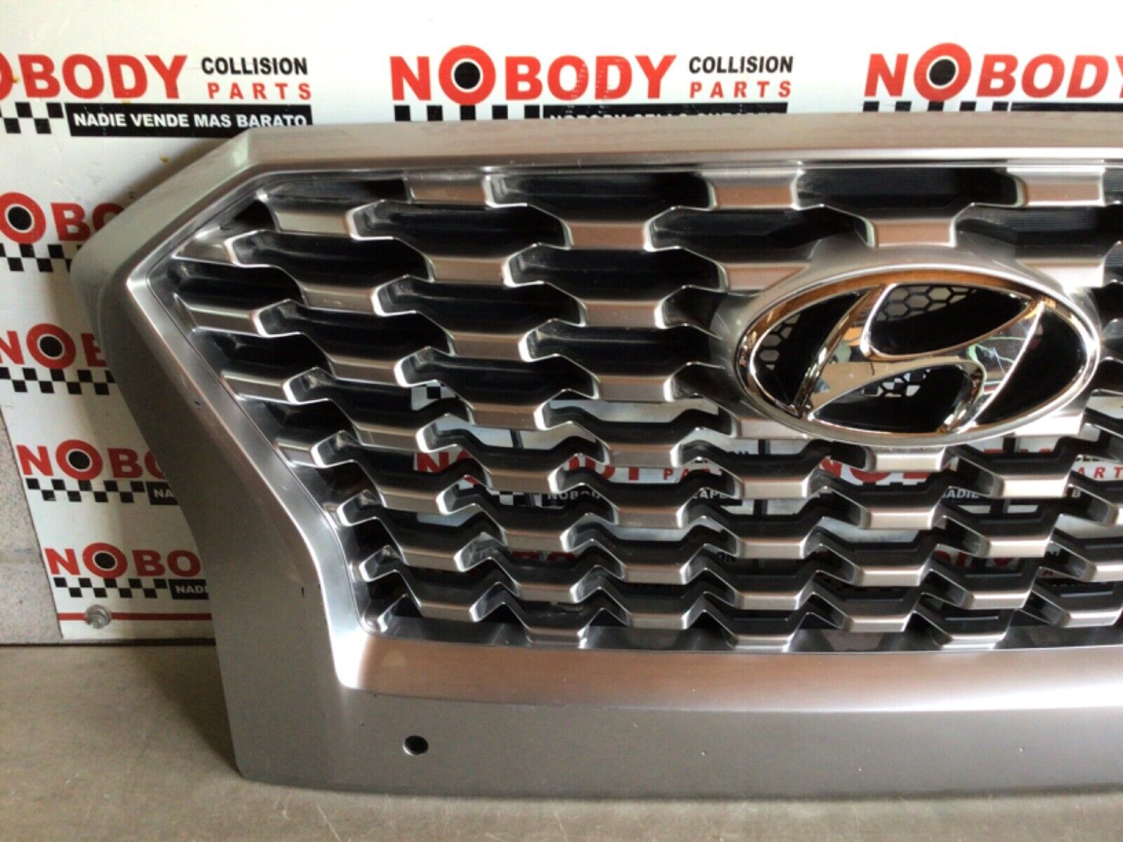 2020 2021 2022 Hyundai Palisade Front GRILLE COMPLETE TABS INTACT Original OEM