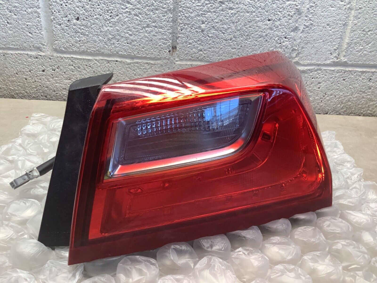 2016-2019 Chevrolet Malibu Passenger Tail Light W/O LED COMPLETE✅OEM 23323249