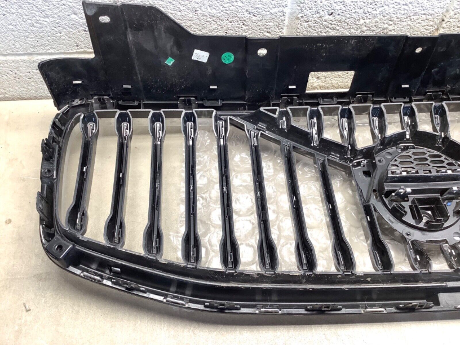 2018-2021 Volvo XC60 Grille W/Camera Hole CHEAPEST ON EBAY💥ORIGINAL 31425535