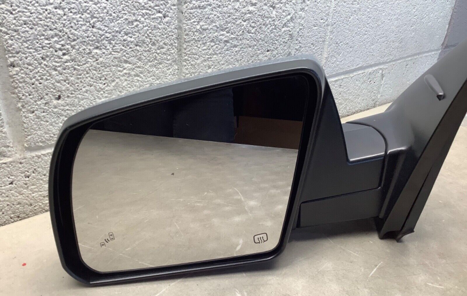 2014-2020 Toyota Tundra Driver Door Mirror Blind Spot GREAT‼️OEM 87940-0C430-00