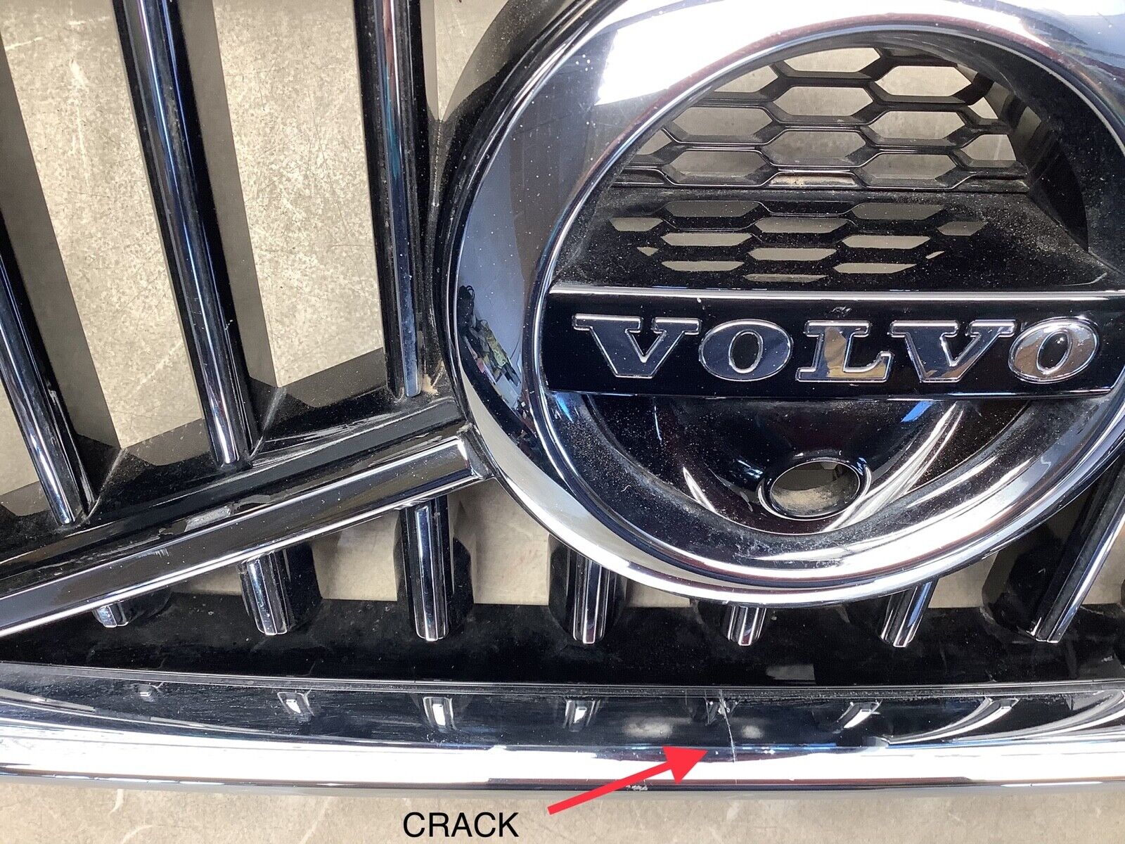 2018-2021 Volvo XC60 Grille W/Camera Hole CHEAPEST ON EBAY💥ORIGINAL 31425535