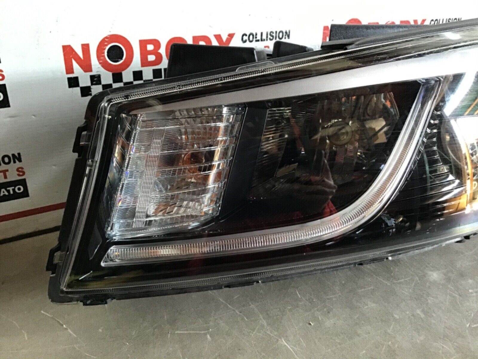 2015-2018 Kia Sedona Driver Headlight ‼️COMPLETE‼️Halogen W/LED OEM 92101-A9