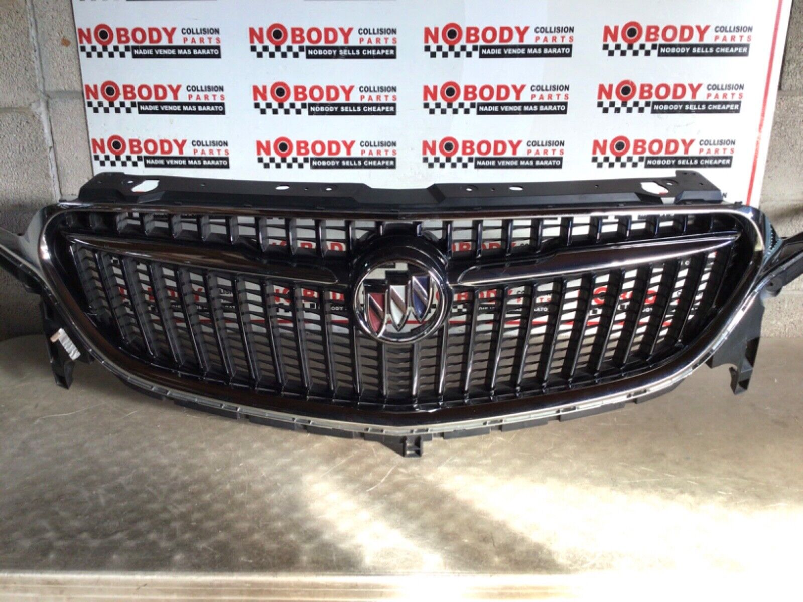 2018-2021 Buick Enclave Front GRILLE GOOD CONDITION Original OEM LOCAL SALE ONLY