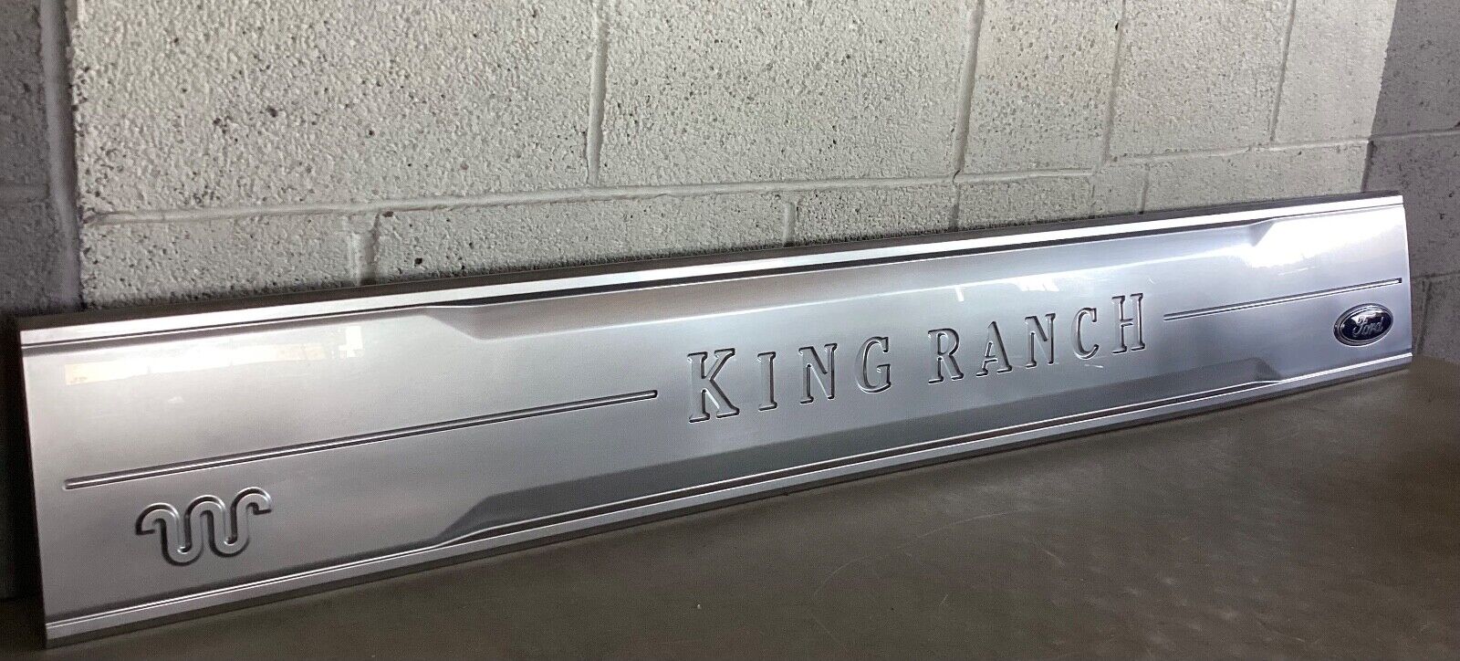 2017 2019 King Ranch 250/350/450 Tailgate Trim Molding COMPLETE✅JC3B-99402A02-CA