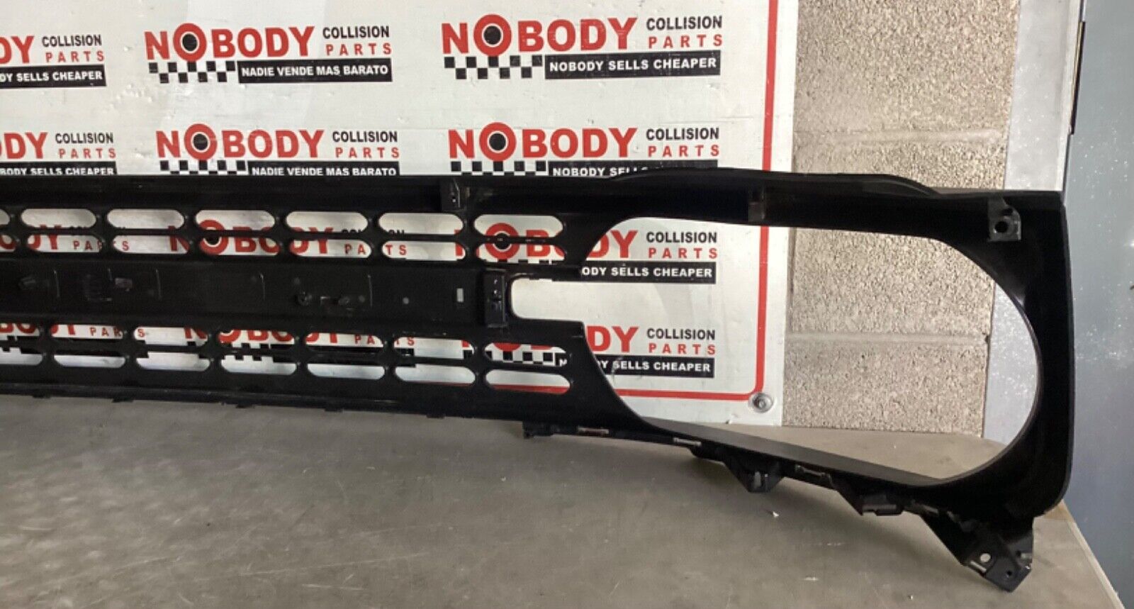 2020 2021 Ford Bronco Sport Grille GREAT SHAPE LOCAL PICK UP ✅ M1PB-8200-ADW