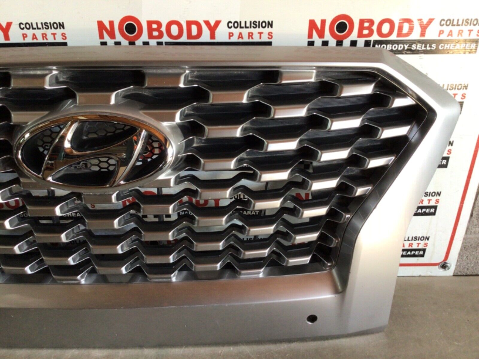 2020 2021 2022 Hyundai Palisade Front GRILLE COMPLETE TABS INTACT Original OEM