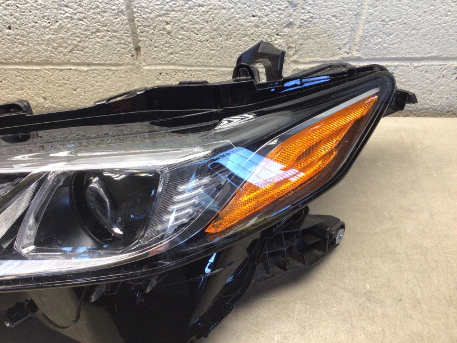 2018 19 20 2021 Toyota Camry Driver Headlight LED W/Halogen Original OEM